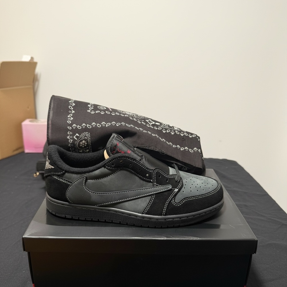 Travis Scott Phantom Black AJ1 Retro Low OG SP/ DM7866-001 - Picture 11 of 12